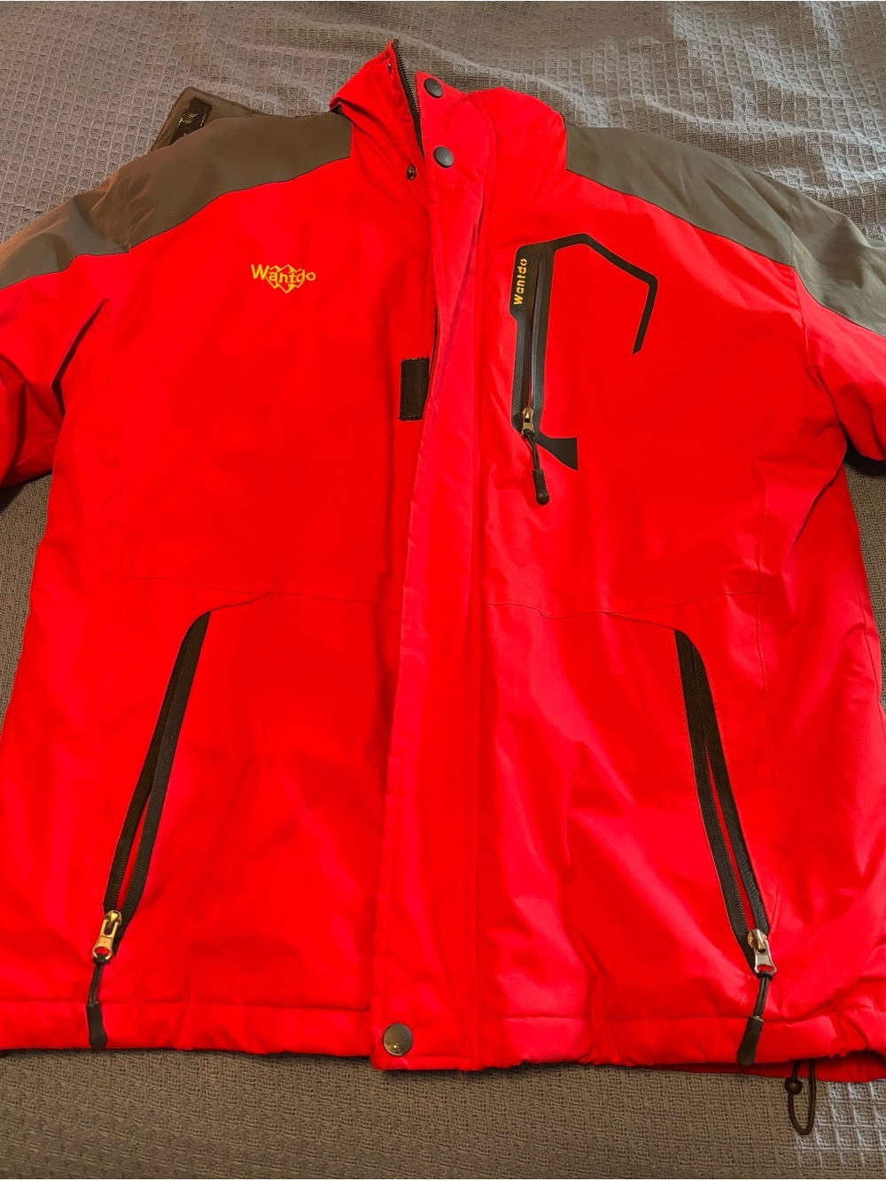 WANTDO Men's Red Ski & Snowboard Jacket with Gray Accents SIZE MEDIUM